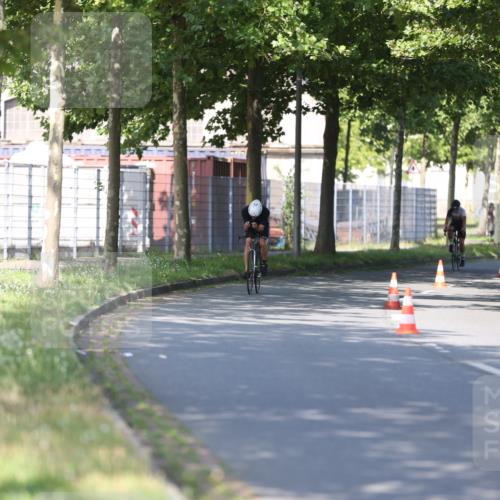 10.08.2025 - GEWOBA Citytriathlon Bremen Yannick Fuchs http://msf.ph/oto/8540973 10.08.2025 10:33:32 Radfahren 105, 127, 350, 396, 428, 479, 504 meine-sportfotos.de