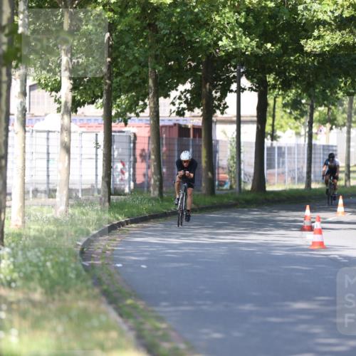 10.08.2025 - GEWOBA Citytriathlon Bremen Yannick Fuchs http://msf.ph/oto/8540976 10.08.2025 10:33:33 Radfahren 127, 350, 396, 428, 479, 504 meine-sportfotos.de