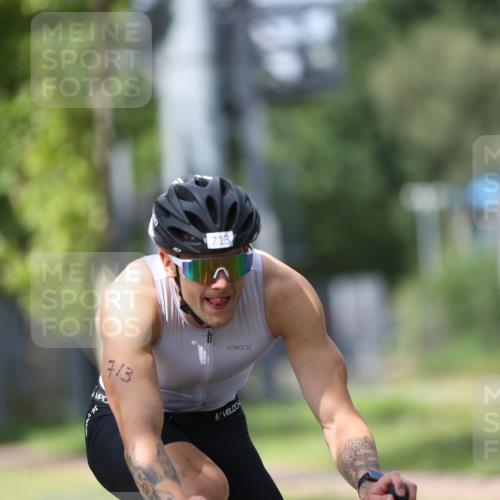 10.08.2025 - GEWOBA Citytriathlon Bremen Yannick Fuchs http://msf.ph/oto/8540988 10.08.2025 12:44:20 Radfahren 661, 669, 693, 703, 713, 731, 746, 911, 965 meine-sportfotos.de