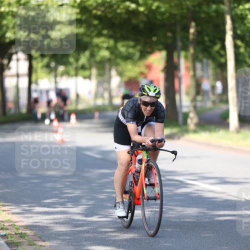 10.08.2025 - GEWOBA Citytriathlon Bremen Yannick Fuchs http://msf.ph/oto/8541006 10.08.2025 10:33:45 Radfahren 81, 127, 151, 161, 245, 350, 394, 400, 428, 451, 491, 504 meine-sportfotos.de