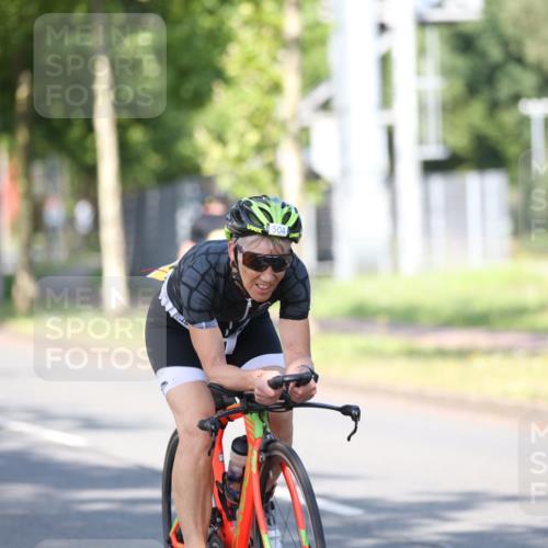 10.08.2025 - GEWOBA Citytriathlon Bremen Yannick Fuchs http://msf.ph/oto/8541009 10.08.2025 10:33:45 Radfahren 81, 127, 151, 161, 245, 350, 394, 400, 428, 451, 491, 504 meine-sportfotos.de