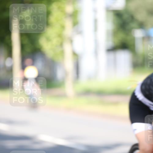 10.08.2025 - GEWOBA Citytriathlon Bremen Yannick Fuchs http://msf.ph/oto/8541013 10.08.2025 10:33:45 Radfahren 81, 127, 151, 161, 245, 350, 394, 400, 428, 451, 491, 504 meine-sportfotos.de