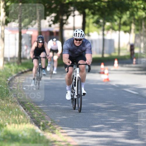 10.08.2025 - GEWOBA Citytriathlon Bremen Yannick Fuchs http://msf.ph/oto/8541015 10.08.2025 10:33:47 Radfahren 81, 97, 151, 161, 245, 350, 394, 400, 427, 428, 451, 491, 504, 512 meine-sportfotos.de
