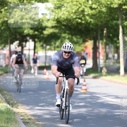 10.08.2025 - GEWOBA Citytriathlon Bremen Yannick Fuchs http://msf.ph/oto/8541022 10.08.2025 10:33:48 Radfahren 81, 97, 151, 161, 245, 350, 394, 400, 427, 428, 451, 491, 504, 512 meine-sportfotos.de