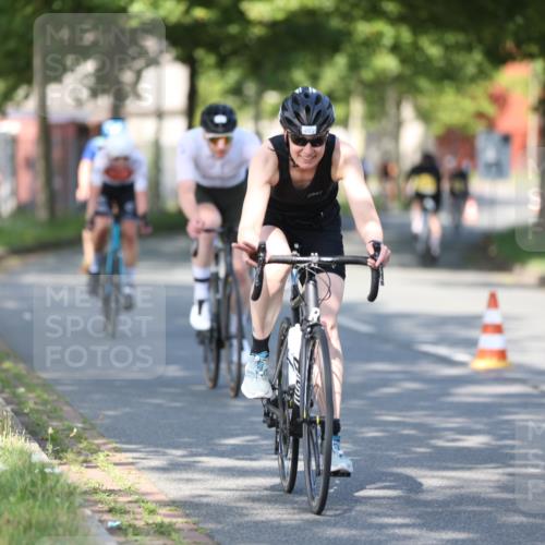 10.08.2025 - GEWOBA Citytriathlon Bremen Yannick Fuchs http://msf.ph/oto/8541028 10.08.2025 10:33:49 Radfahren 81, 97, 151, 161, 245, 350, 394, 400, 409, 427, 428, 451, 491, 504, 512 meine-sportfotos.de