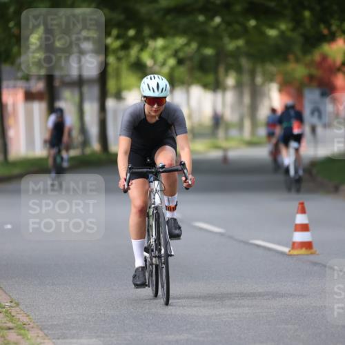 10.08.2025 - GEWOBA Citytriathlon Bremen Yannick Fuchs http://msf.ph/oto/8541034 10.08.2025 12:44:27 Radfahren 586, 669, 693, 703, 713, 746, 800, 911, 965 meine-sportfotos.de