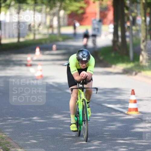 10.08.2025 - GEWOBA Citytriathlon Bremen Yannick Fuchs http://msf.ph/oto/8541066 10.08.2025 10:34:46 Radfahren 21, 129, 147, 213, 358, 413, 442, 500 meine-sportfotos.de