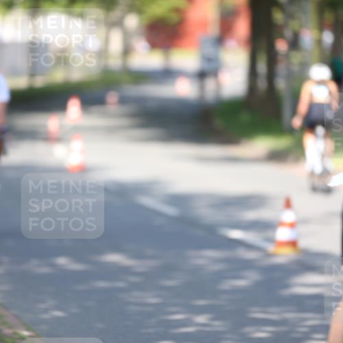 10.08.2025 - GEWOBA Citytriathlon Bremen Yannick Fuchs http://msf.ph/oto/8541070 10.08.2025 10:34:47 Radfahren 21, 129, 147, 213, 358, 413, 442, 500 meine-sportfotos.de