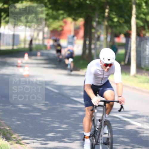 10.08.2025 - GEWOBA Citytriathlon Bremen Yannick Fuchs http://msf.ph/oto/8541091 10.08.2025 10:34:52 Radfahren 21, 129, 147, 181, 379, 404, 413, 442, 461 meine-sportfotos.de