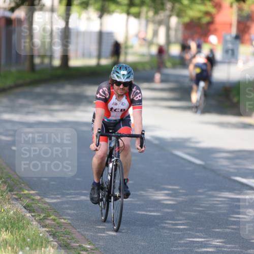 10.08.2025 - GEWOBA Citytriathlon Bremen Yannick Fuchs http://msf.ph/oto/8541094 10.08.2025 10:34:52 Radfahren 21, 129, 147, 181, 379, 404, 413, 442, 461 meine-sportfotos.de