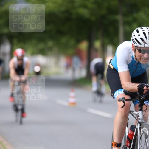 10.08.2025 - GEWOBA Citytriathlon Bremen Yannick Fuchs http://msf.ph/oto/8541095 10.08.2025 12:44:41 Radfahren 586, 607, 638, 800, 809, 819, 958, 1030 meine-sportfotos.de