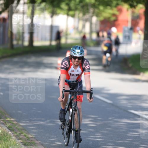 10.08.2025 - GEWOBA Citytriathlon Bremen Yannick Fuchs http://msf.ph/oto/8541096 10.08.2025 10:34:53 Radfahren 21, 129, 147, 181, 379, 393, 404, 413, 442, 461 meine-sportfotos.de