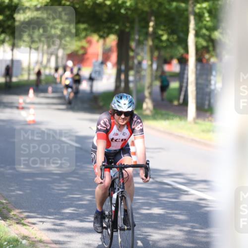 10.08.2025 - GEWOBA Citytriathlon Bremen Yannick Fuchs http://msf.ph/oto/8541098 10.08.2025 10:34:53 Radfahren 21, 129, 147, 181, 379, 393, 404, 413, 442, 461 meine-sportfotos.de