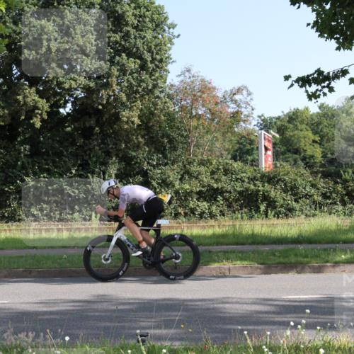 10.08.2025 - GEWOBA Citytriathlon Bremen Yannick Fuchs http://msf.ph/oto/8541103 10.08.2025 10:22:44 Radfahren  meine-sportfotos.de