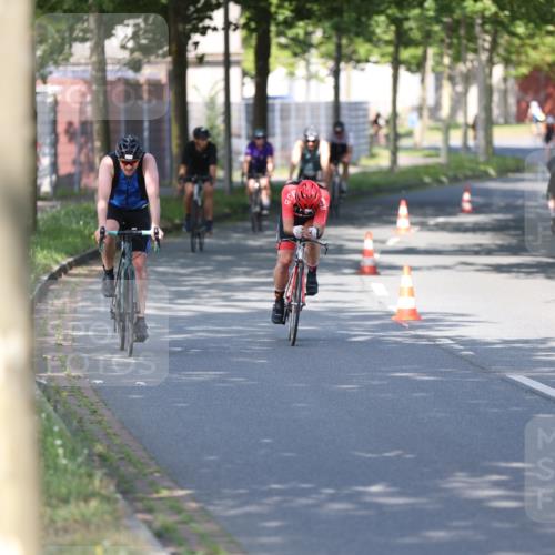 10.08.2025 - GEWOBA Citytriathlon Bremen Yannick Fuchs http://msf.ph/oto/8541104 10.08.2025 10:34:59 Radfahren 21, 129, 147, 181, 241, 379, 393, 404, 413, 445, 461 meine-sportfotos.de