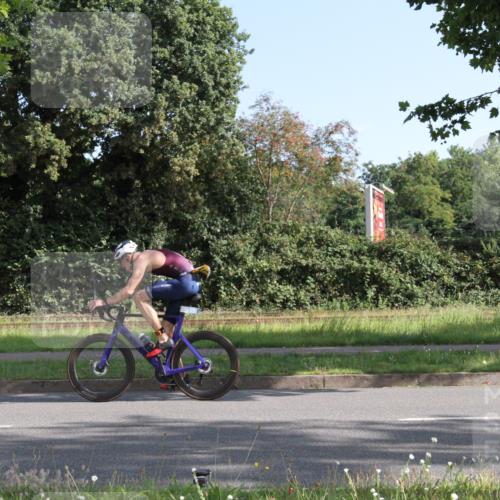 10.08.2025 - GEWOBA Citytriathlon Bremen Yannick Fuchs http://msf.ph/oto/8541113 10.08.2025 10:23:04 Radfahren  meine-sportfotos.de