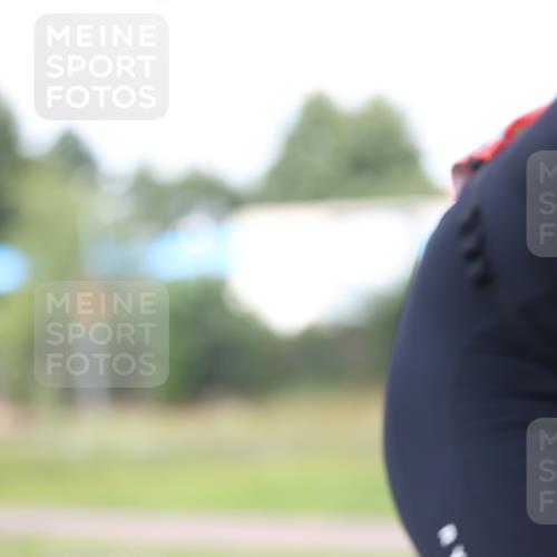 10.08.2025 - GEWOBA Citytriathlon Bremen Yannick Fuchs http://msf.ph/oto/8541117 10.08.2025 12:44:43 Radfahren 586, 607, 638, 800, 809, 819, 958, 1030 meine-sportfotos.de