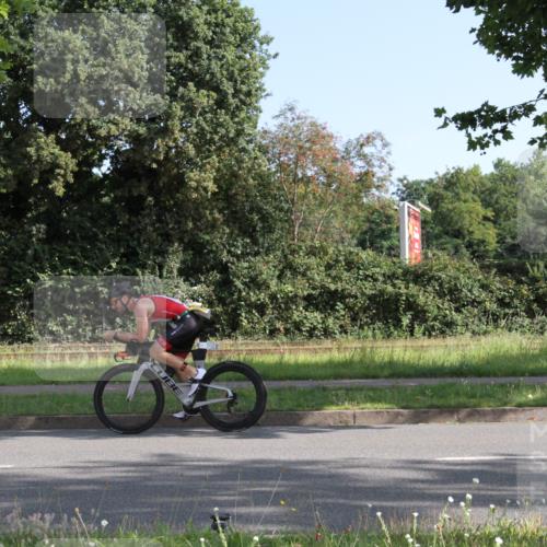 10.08.2025 - GEWOBA Citytriathlon Bremen Yannick Fuchs http://msf.ph/oto/8541127 10.08.2025 10:23:27 Radfahren 375 meine-sportfotos.de