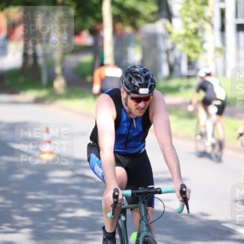 10.08.2025 - GEWOBA Citytriathlon Bremen Yannick Fuchs http://msf.ph/oto/8541130 10.08.2025 10:35:02 Radfahren 129, 147, 181, 241, 379, 393, 404, 413, 445, 461 meine-sportfotos.de