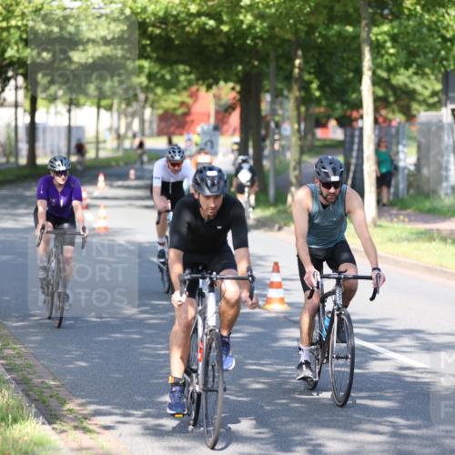 10.08.2025 - GEWOBA Citytriathlon Bremen Yannick Fuchs http://msf.ph/oto/8541145 10.08.2025 10:35:04 Radfahren 129, 147, 181, 241, 379, 382, 393, 404, 413, 444, 445, 461 meine-sportfotos.de
