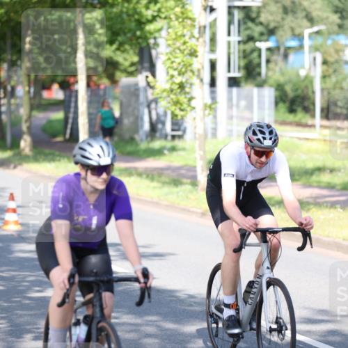 10.08.2025 - GEWOBA Citytriathlon Bremen Yannick Fuchs http://msf.ph/oto/8541161 10.08.2025 10:35:05 Radfahren 29, 147, 181, 241, 379, 382, 393, 404, 413, 444, 445, 461 meine-sportfotos.de