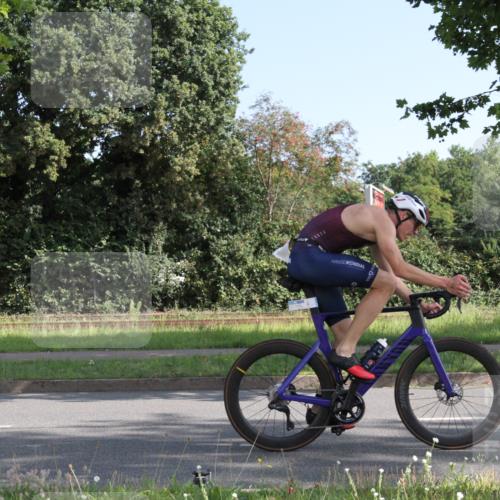 10.08.2025 - GEWOBA Citytriathlon Bremen Yannick Fuchs http://msf.ph/oto/8541163 10.08.2025 10:23:48 Radfahren 391 meine-sportfotos.de