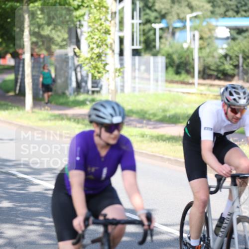 10.08.2025 - GEWOBA Citytriathlon Bremen Yannick Fuchs http://msf.ph/oto/8541164 10.08.2025 10:35:06 Radfahren 29, 147, 181, 241, 379, 382, 393, 404, 444, 445, 461 meine-sportfotos.de