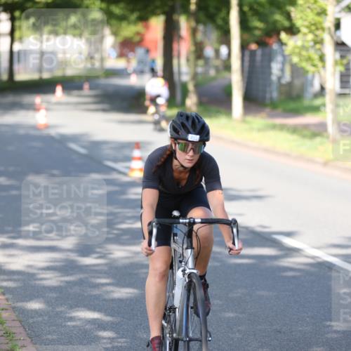 10.08.2025 - GEWOBA Citytriathlon Bremen Yannick Fuchs http://msf.ph/oto/8541169 10.08.2025 10:35:56 Radfahren 71, 109, 225, 392, 452, 493 meine-sportfotos.de