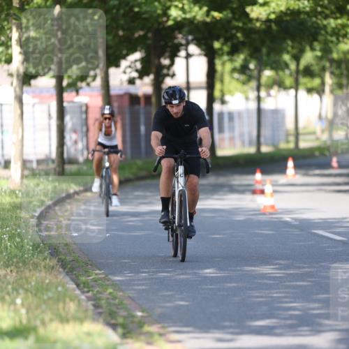 10.08.2025 - GEWOBA Citytriathlon Bremen Yannick Fuchs http://msf.ph/oto/8541180 10.08.2025 10:36:08 Radfahren 373, 401, 450, 493 meine-sportfotos.de