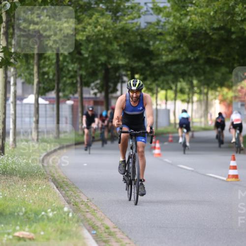 10.08.2025 - GEWOBA Citytriathlon Bremen Yannick Fuchs http://msf.ph/oto/8541184 10.08.2025 12:44:58 Radfahren 638, 647, 716, 727, 786, 808, 809, 816 meine-sportfotos.de