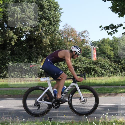 10.08.2025 - GEWOBA Citytriathlon Bremen Yannick Fuchs http://msf.ph/oto/8541185 10.08.2025 10:24:17 Radfahren 374, 398 meine-sportfotos.de