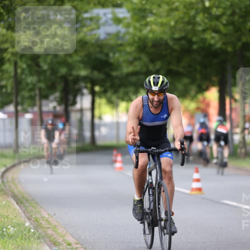 10.08.2025 - GEWOBA Citytriathlon Bremen Yannick Fuchs http://msf.ph/oto/8541187 10.08.2025 12:44:58 Radfahren 638, 647, 716, 727, 786, 808, 809, 816 meine-sportfotos.de