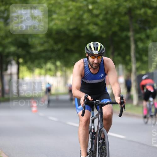 10.08.2025 - GEWOBA Citytriathlon Bremen Yannick Fuchs http://msf.ph/oto/8541191 10.08.2025 12:44:59 Radfahren 638, 647, 716, 727, 786, 808, 809, 816 meine-sportfotos.de