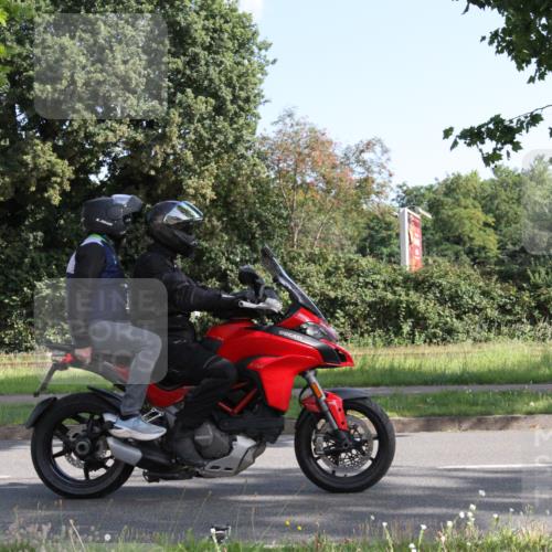 10.08.2025 - GEWOBA Citytriathlon Bremen Yannick Fuchs http://msf.ph/oto/8541201 10.08.2025 10:24:27 Radfahren 374, 398 meine-sportfotos.de