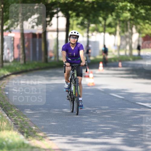 10.08.2025 - GEWOBA Citytriathlon Bremen Yannick Fuchs http://msf.ph/oto/8541205 10.08.2025 10:36:15 Radfahren 231, 373, 401, 450, 493 meine-sportfotos.de