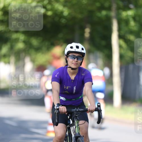 10.08.2025 - GEWOBA Citytriathlon Bremen Yannick Fuchs http://msf.ph/oto/8541211 10.08.2025 10:36:16 Radfahren 117, 231, 373, 401, 450, 493 meine-sportfotos.de