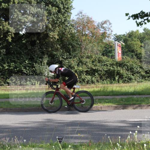 10.08.2025 - GEWOBA Citytriathlon Bremen Yannick Fuchs http://msf.ph/oto/8541226 10.08.2025 10:25:01 Radfahren 368, 438 meine-sportfotos.de