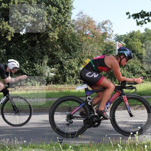 10.08.2025 - GEWOBA Citytriathlon Bremen Yannick Fuchs http://msf.ph/oto/8541235 10.08.2025 10:25:12 Radfahren 368, 438 meine-sportfotos.de