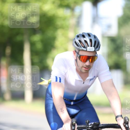 10.08.2025 - GEWOBA Citytriathlon Bremen Yannick Fuchs http://msf.ph/oto/8541238 10.08.2025 10:36:25 Radfahren 99, 117, 159, 231, 378, 397, 401, 447, 450 meine-sportfotos.de