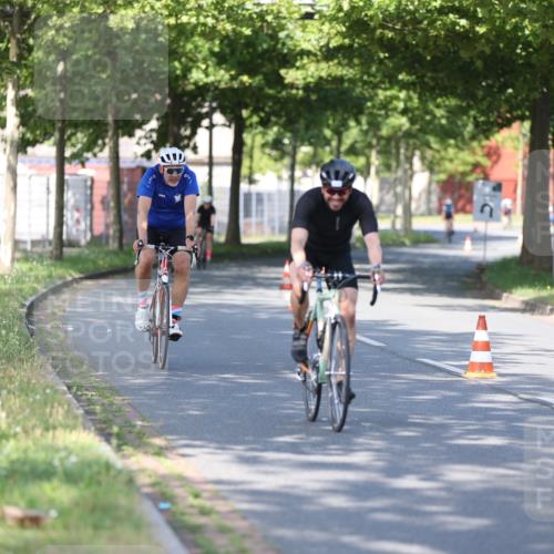 10.08.2025 - GEWOBA Citytriathlon Bremen Yannick Fuchs http://msf.ph/oto/8541249 10.08.2025 10:36:28 Radfahren 99, 115, 117, 159, 231, 378, 397, 401, 447 meine-sportfotos.de