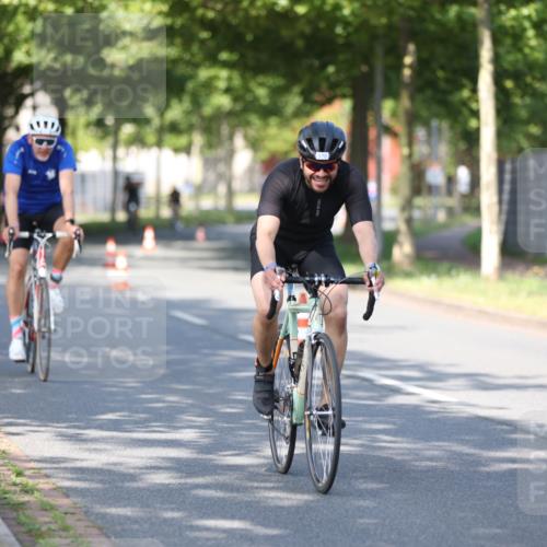 10.08.2025 - GEWOBA Citytriathlon Bremen Yannick Fuchs http://msf.ph/oto/8541251 10.08.2025 10:36:28 Radfahren 99, 115, 117, 159, 231, 378, 397, 401, 447 meine-sportfotos.de