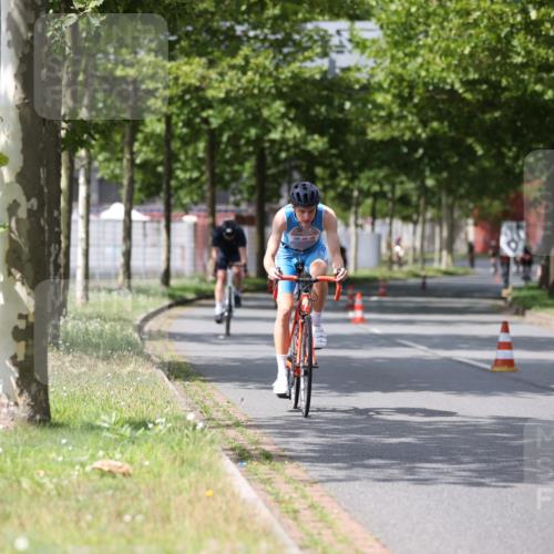 10.08.2025 - GEWOBA Citytriathlon Bremen Yannick Fuchs http://msf.ph/oto/8541252 10.08.2025 12:45:13 Radfahren 633, 647, 712, 727, 808, 816, 828, 851, 946 meine-sportfotos.de