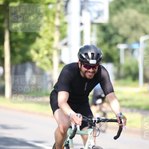 10.08.2025 - GEWOBA Citytriathlon Bremen Yannick Fuchs http://msf.ph/oto/8541258 10.08.2025 10:36:29 Radfahren 99, 115, 117, 159, 231, 378, 397, 401, 447 meine-sportfotos.de