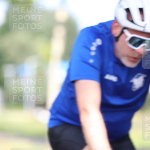 10.08.2025 - GEWOBA Citytriathlon Bremen Yannick Fuchs http://msf.ph/oto/8541267 10.08.2025 10:36:30 Radfahren 99, 115, 117, 159, 231, 378, 397, 401, 447 meine-sportfotos.de