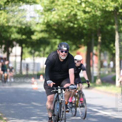 10.08.2025 - GEWOBA Citytriathlon Bremen Yannick Fuchs http://msf.ph/oto/8541279 10.08.2025 10:36:34 Radfahren 99, 115, 117, 159, 231, 378, 397, 447 meine-sportfotos.de