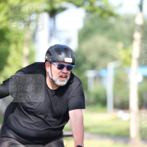 10.08.2025 - GEWOBA Citytriathlon Bremen Yannick Fuchs http://msf.ph/oto/8541288 10.08.2025 10:36:35 Radfahren 99, 115, 117, 159, 231, 378, 397, 447 meine-sportfotos.de