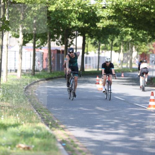 10.08.2025 - GEWOBA Citytriathlon Bremen Yannick Fuchs http://msf.ph/oto/8541294 10.08.2025 10:36:36 Radfahren 99, 115, 117, 159, 231, 378, 397, 447, 497 meine-sportfotos.de