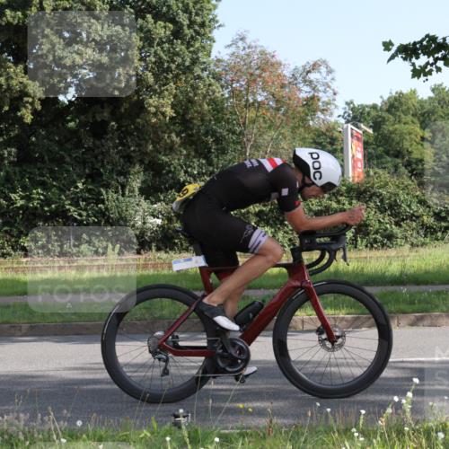 10.08.2025 - GEWOBA Citytriathlon Bremen Yannick Fuchs http://msf.ph/oto/8541295 10.08.2025 10:25:49 Radfahren 369 meine-sportfotos.de