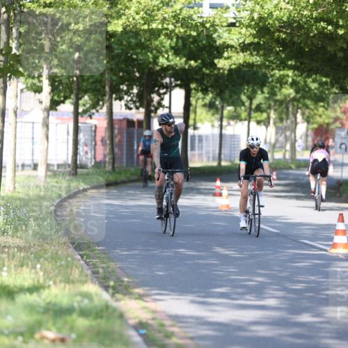 10.08.2025 - GEWOBA Citytriathlon Bremen Yannick Fuchs http://msf.ph/oto/8541298 10.08.2025 10:36:36 Radfahren 99, 115, 117, 159, 231, 378, 397, 447, 497 meine-sportfotos.de