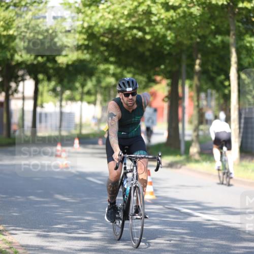 10.08.2025 - GEWOBA Citytriathlon Bremen Yannick Fuchs http://msf.ph/oto/8541310 10.08.2025 10:36:38 Radfahren 99, 115, 117, 159, 378, 397, 447, 497 meine-sportfotos.de